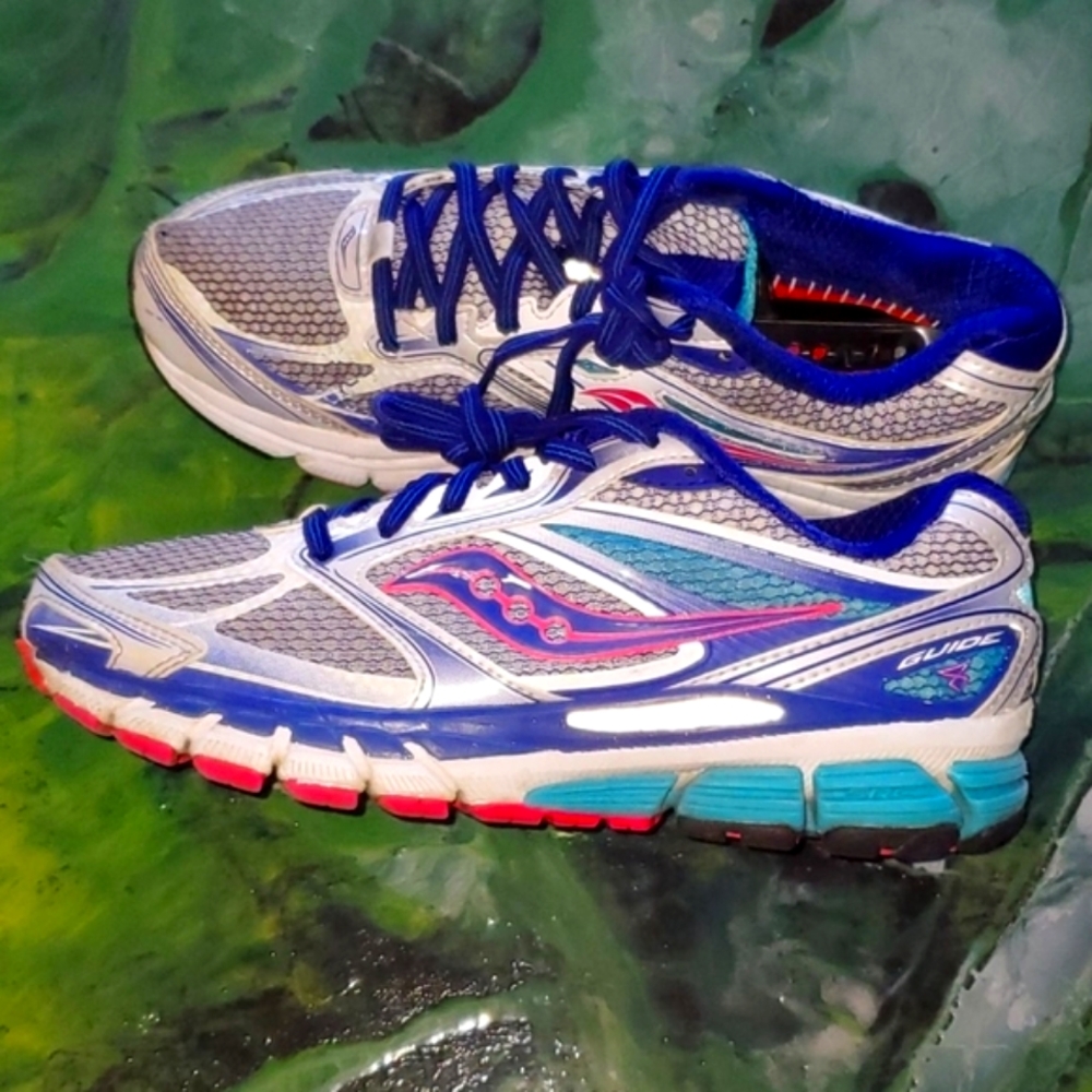 Saucony womens running shoe